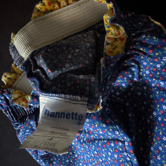 🌷 Vintage Early 80s Nannette Girl's Floral Outfit - Crop Top, Shorts, Visor - Picture 8 of 13